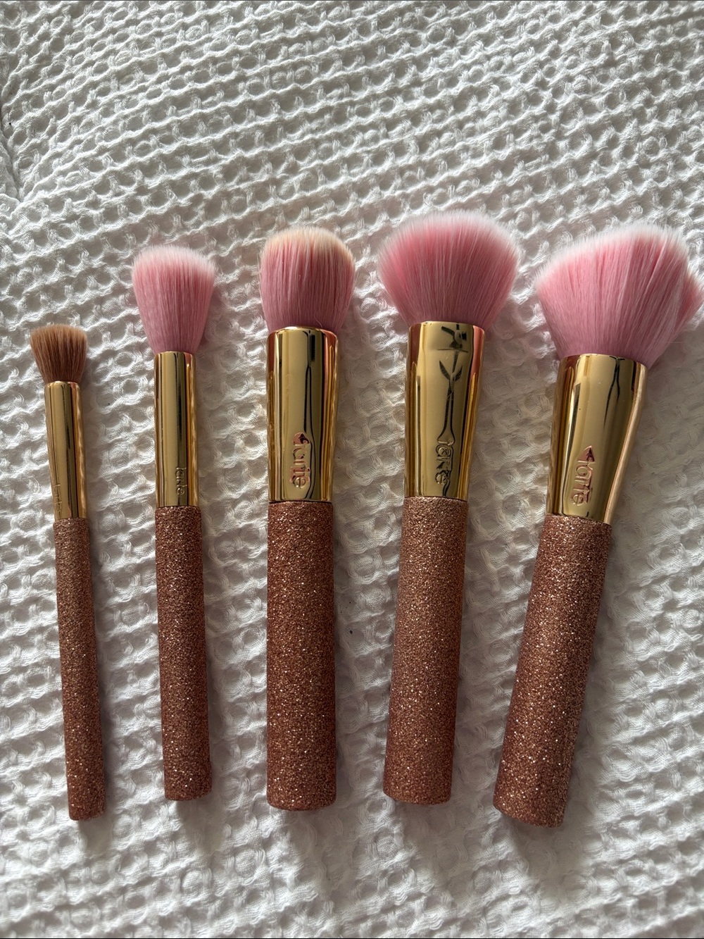 Makeup brushes